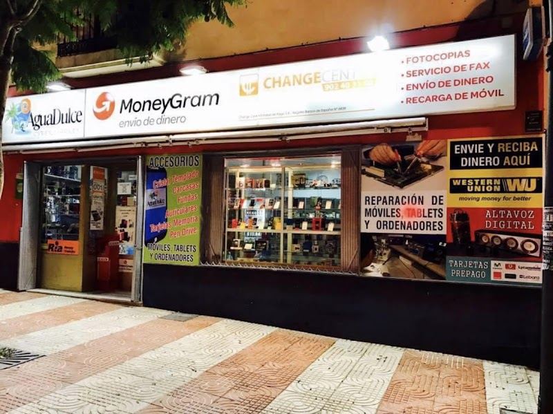 Cybermarket aguadulce Reparación Móviles Y Envios De Dinero