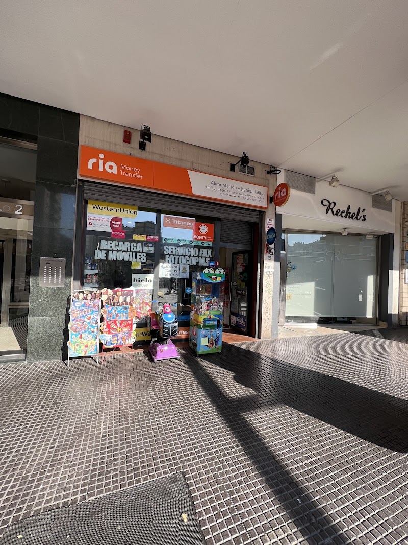 Locutorio y tienda de Alimentación y bebidas latina - Pamplona